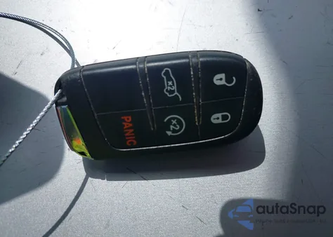 2018 Jeep Compass Limited 4X4 z USA, uszkodzony, nr VIN 3C4NJDCB6JT131963